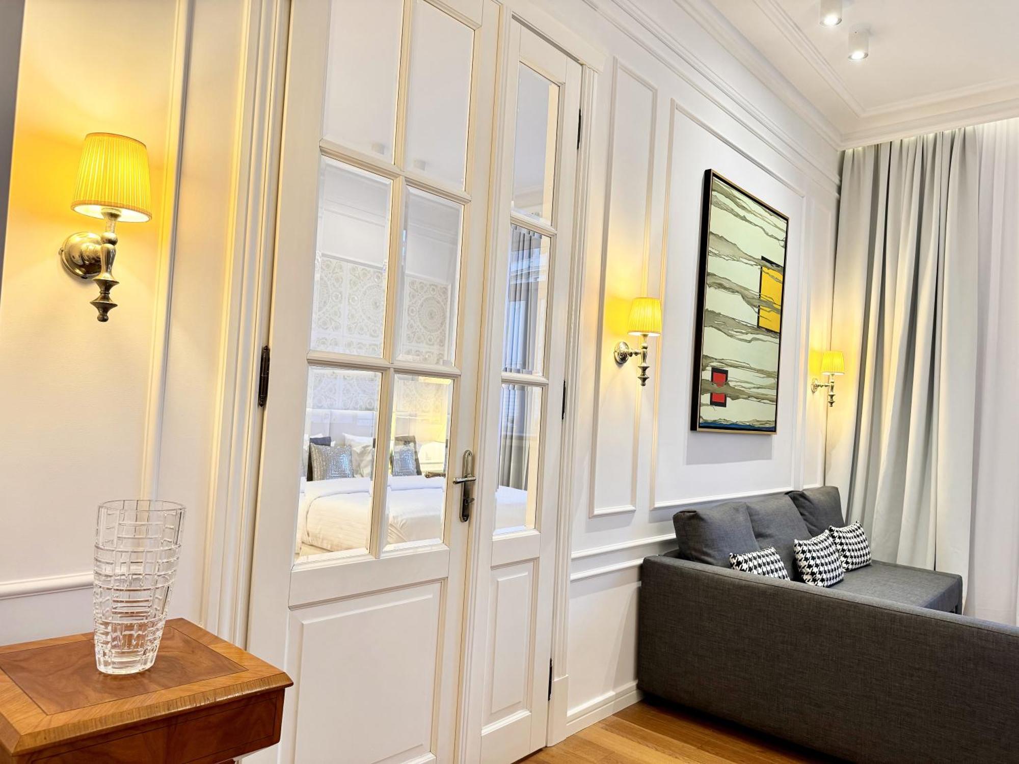Mondrian Luxury Suites Unesco Old Town Варшава Экстерьер фото